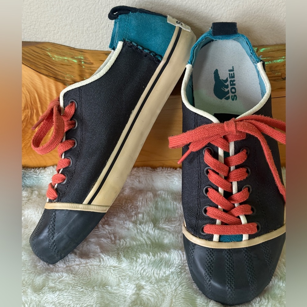Sorel Black and Teal Sneakers with orange laces. - Picture 2 of 6